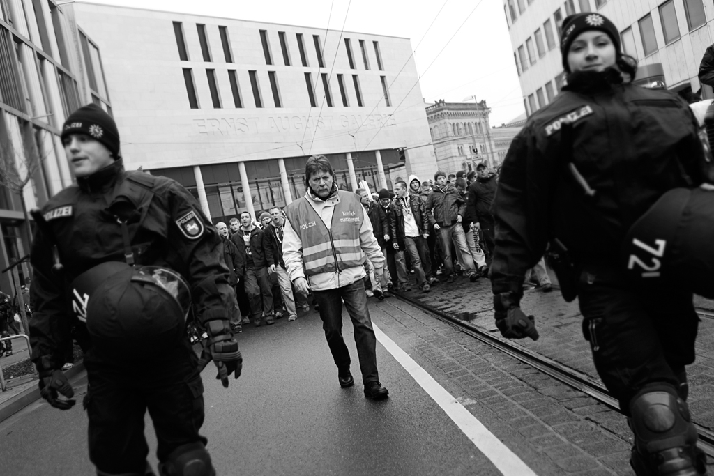 PI West - Polizei beim Fussball