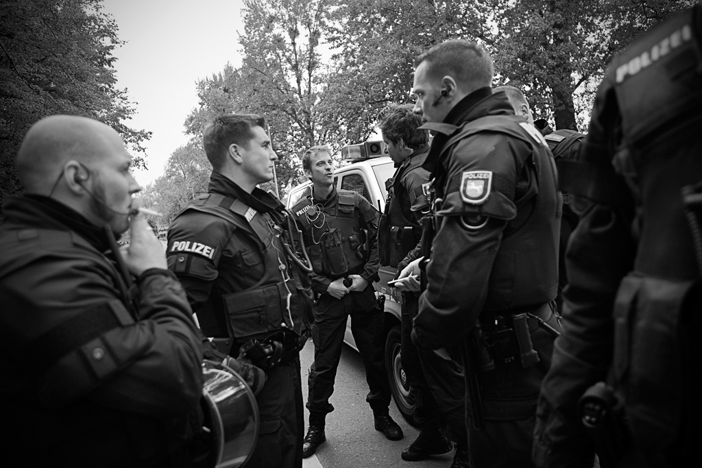 PI West - Polizei beim Fussball