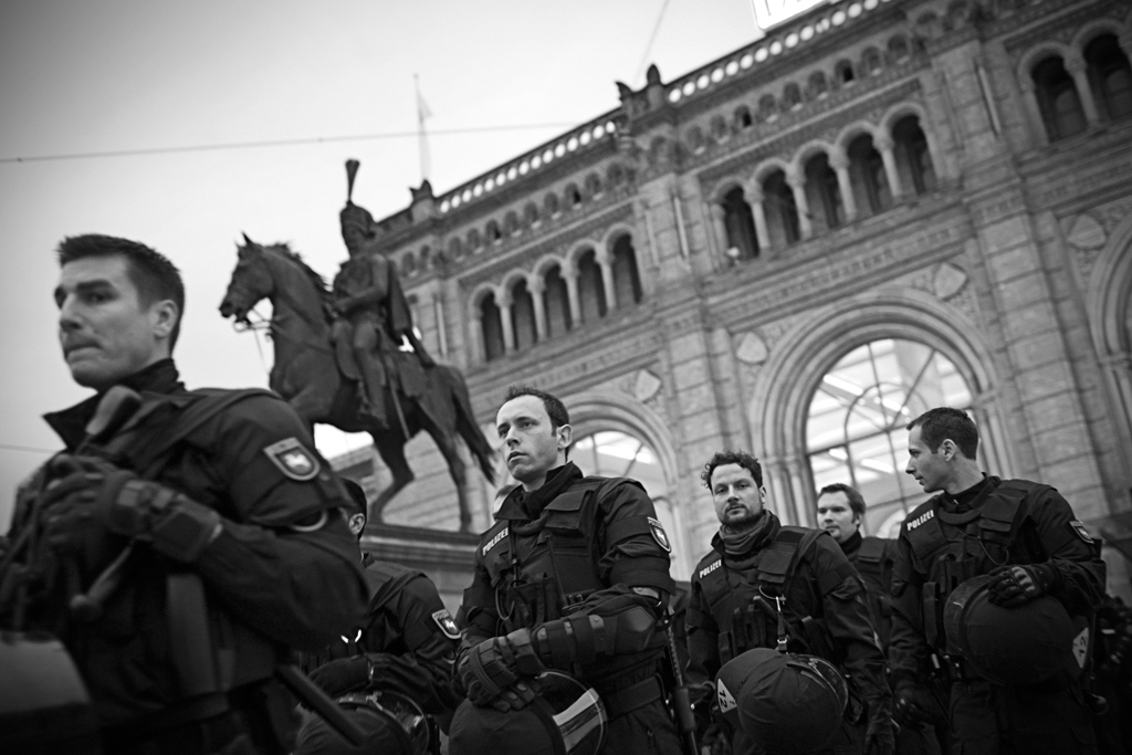 PI West - Polizei beim Fussball